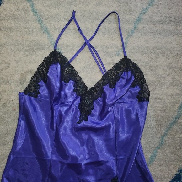 Frederick's of Hollywood Deep Purple Silky Feel Nighty || Medium EUC - Picture 4 of 12